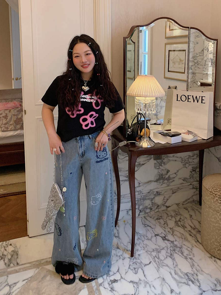 Embroidered Denim Wide-Leg Pants for Women, Plus Size, Flattering Slim Fit, Spring Summer 2025 Style, Trendy Casual Fashion Embroidered Denim Wide-Leg Pants for Women, Plus Size, Flattering Slim Fit, Spring Summer 2025 Style, Trendy Casual Fashion