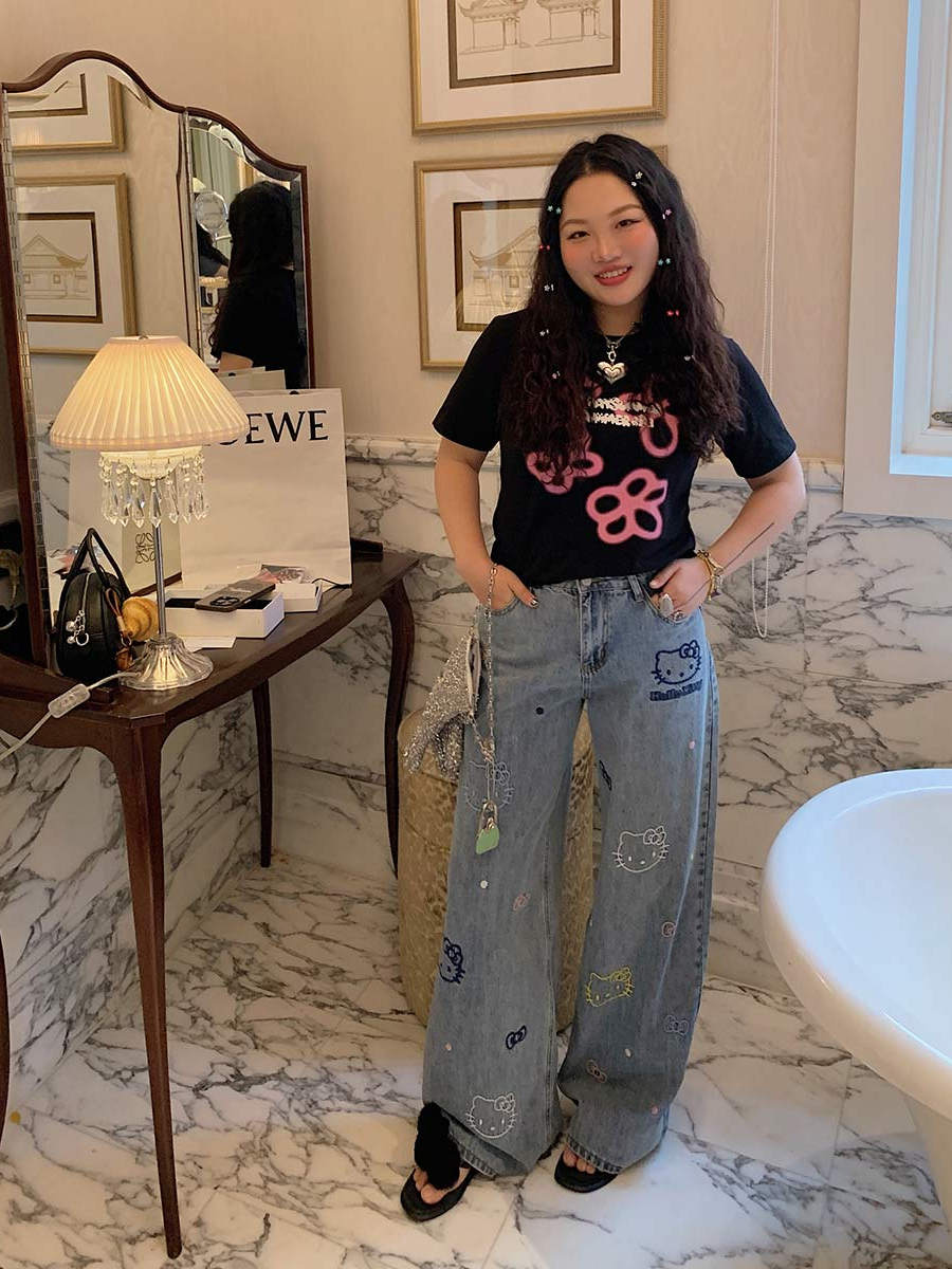 Embroidered Denim Wide-Leg Pants for Women, Plus Size, Flattering Slim Fit, Spring Summer 2025 Style, Trendy Casual Fashion Embroidered Denim Wide-Leg Pants for Women, Plus Size, Flattering Slim Fit, Spring Summer 2025 Style, Trendy Casual Fashion