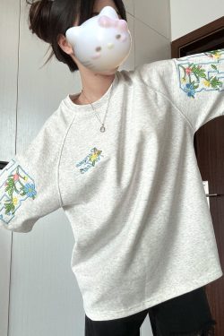 Embroidered Floral Letter Raglan Short Sleeve T-Shirt for Women - Summer Streetwear, High-End Couple Outfit, Trendy 90s Style Top