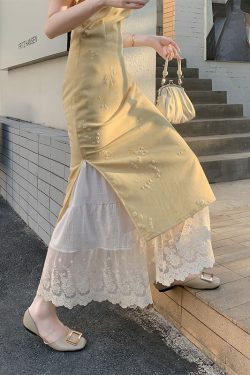 Embroidered Lace Patchwork Wide-Leg Pants with Elastic Waist for Women in Fresh Japanese Style, Cotton-Linen Blend