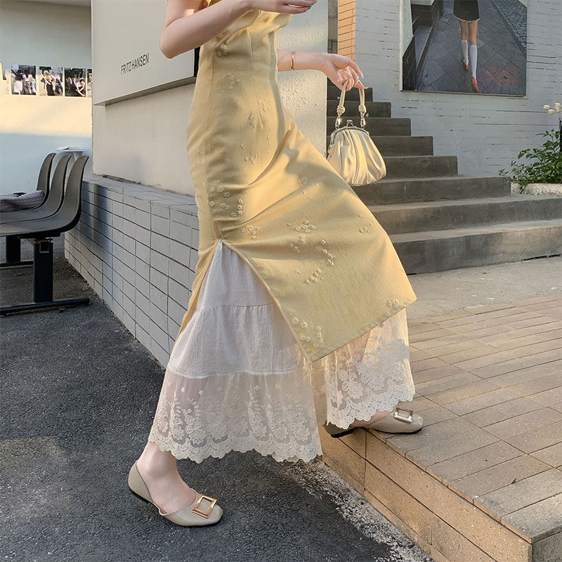 Embroidered Lace Patchwork Wide-Leg Pants with Elastic Waist for Women in Fresh Japanese Style, Cotton-Linen Blend Embroidered Lace Patchwork Wide-Leg Pants with Elastic Waist for Women in Fresh Japanese Style, Cotton-Linen Blend