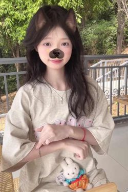 Embroidered Letter Gray Short Sleeve T-Shirt for Girls - Trendy Summer Style for Teens, Sweet Casual Top for Middle and High School Students