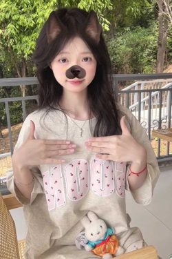 Embroidered Letter Gray Short Sleeve T-Shirt for Girls - Trendy Summer Style for Teens, Sweet Casual Top for Middle and High School Students