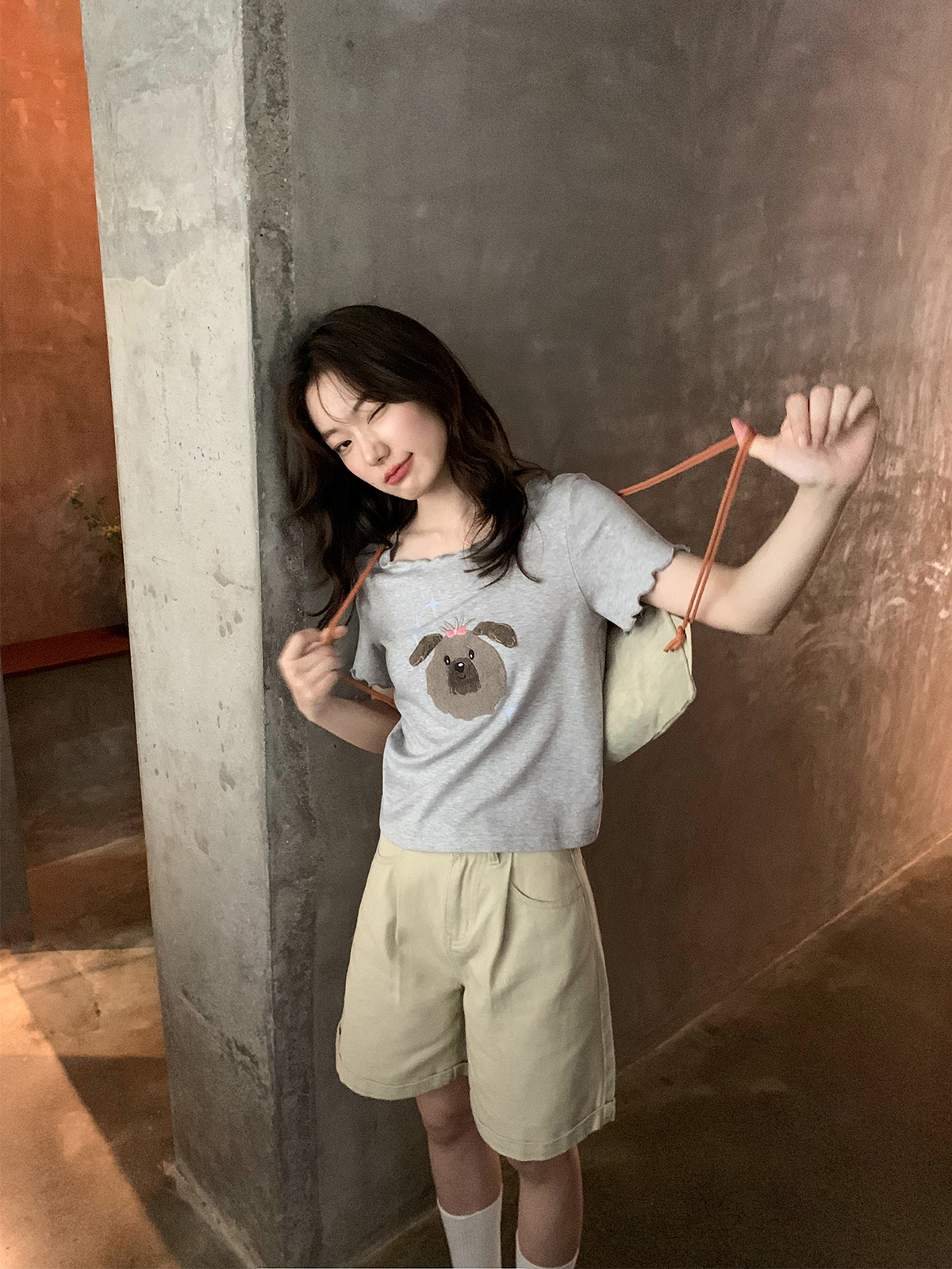 Embroidered Short-Sleeve T-Shirt for Women - Big Round Neck, Summer 2025, Petite Fit, Cute Dog Design, Casual Style Embroidered Short-Sleeve T-Shirt for Women - Big Round Neck, Summer 2025, Petite Fit, Cute Dog Design, Casual Style