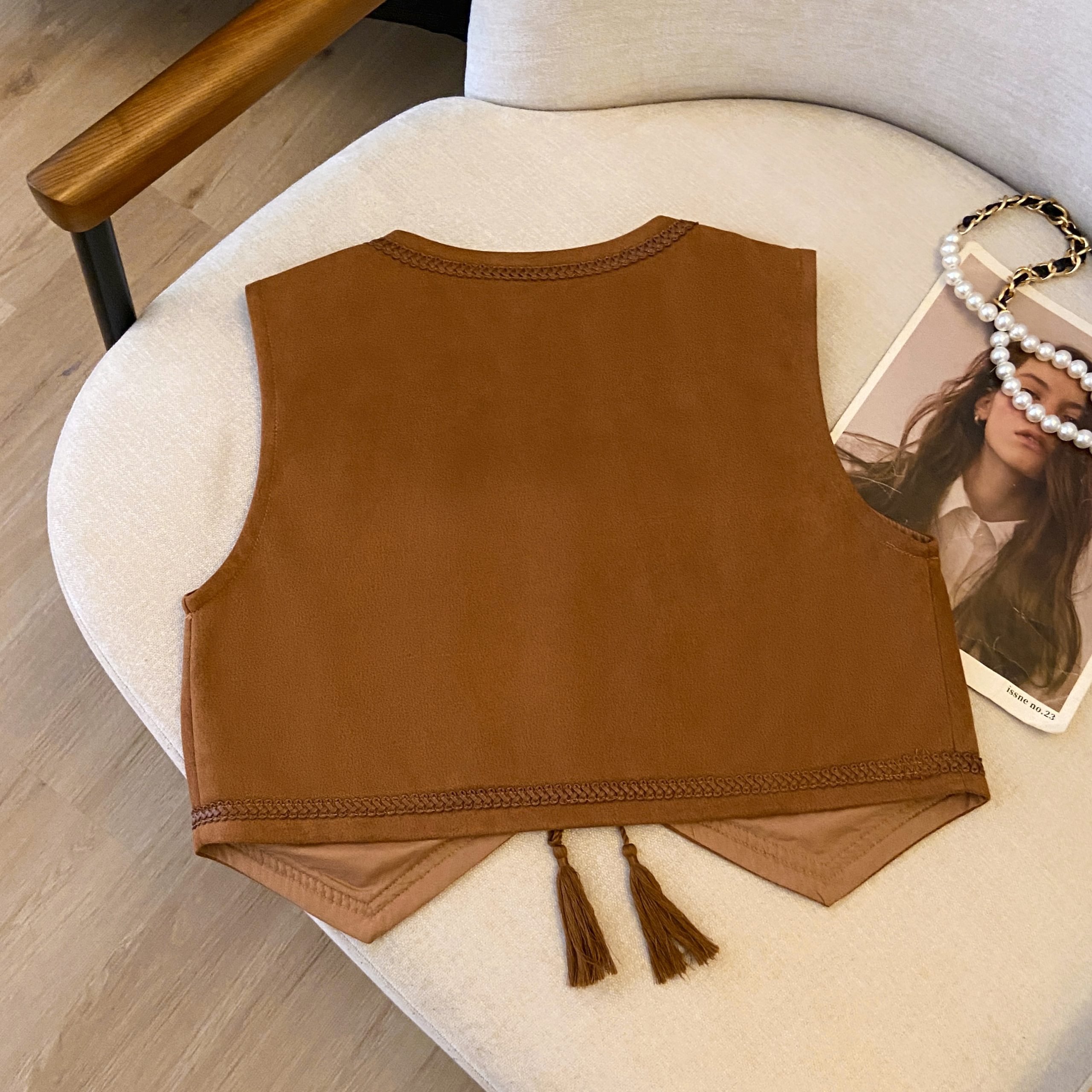 Ethnic Style Brown Suede Embroidered Lace-Up Vest for Women - Versatile Backless Travel Outfit with Artistic Temperament Ethnic Style Brown Suede Embroidered Lace-Up Vest for Women - Versatile Backless Travel Outfit with Artistic Temperament