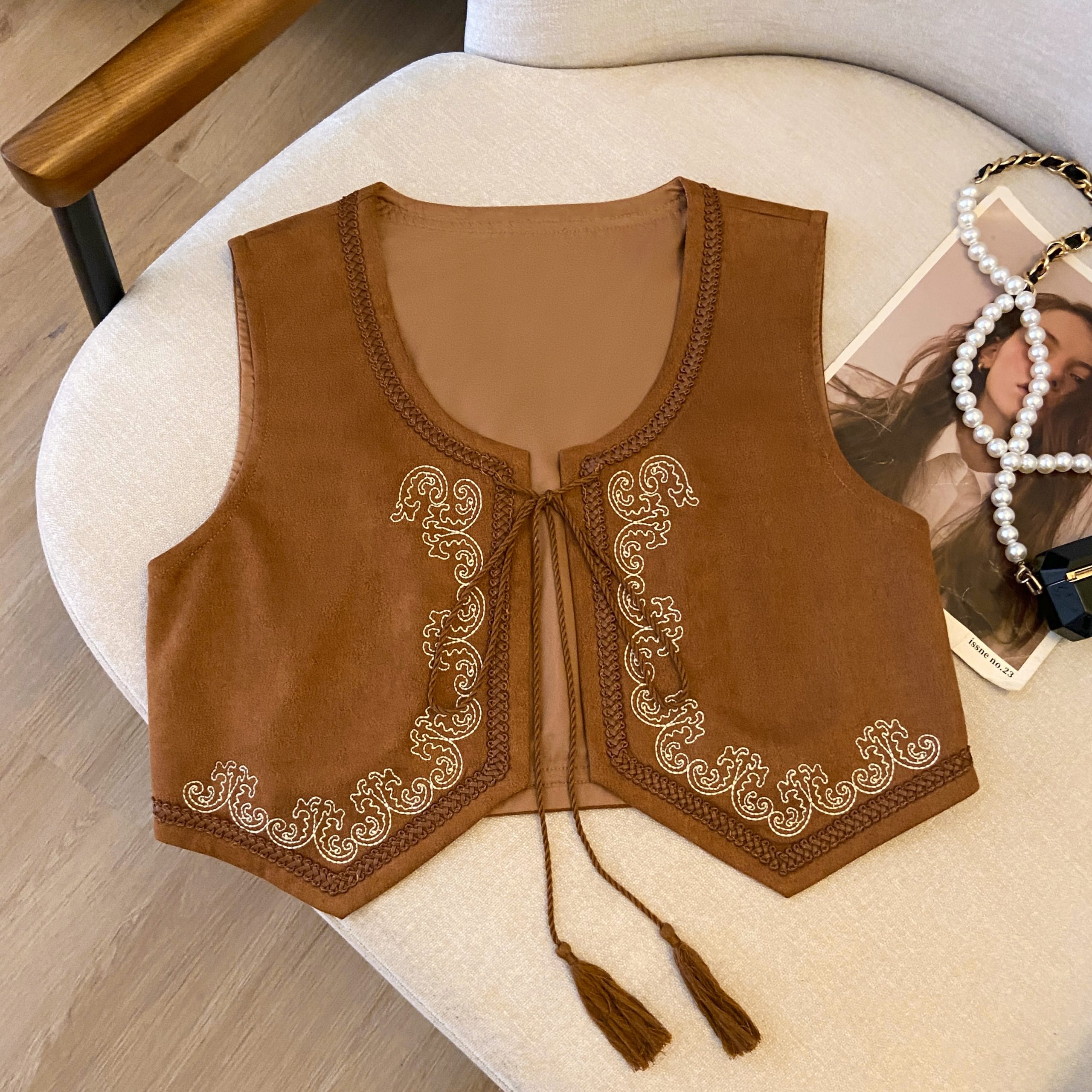Ethnic Style Brown Suede Embroidered Lace-Up Vest for Women - Versatile Backless Travel Outfit with Artistic Temperament Ethnic Style Brown Suede Embroidered Lace-Up Vest for Women - Versatile Backless Travel Outfit with Artistic Temperament