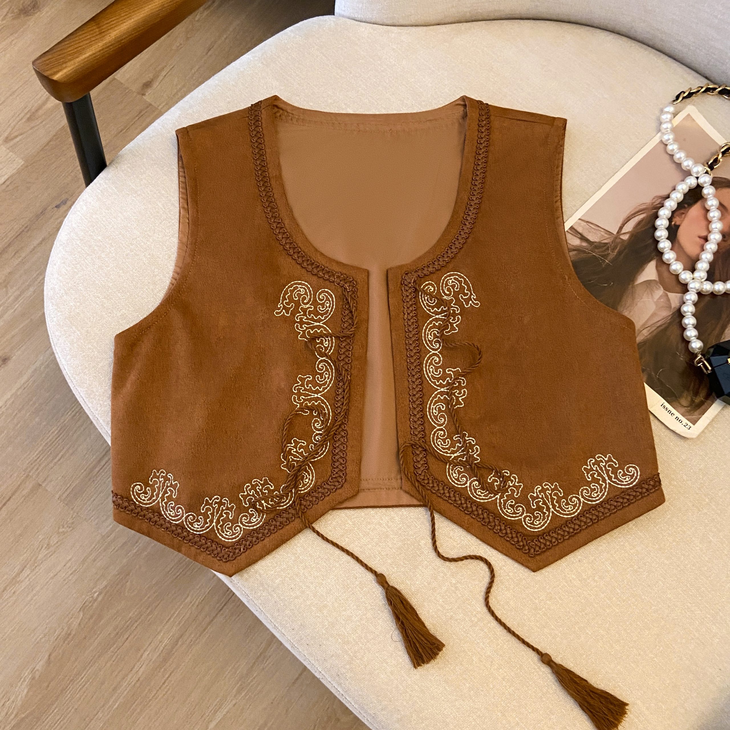 Ethnic Style Brown Suede Embroidered Lace-Up Vest for Women - Versatile Backless Travel Outfit with Artistic Temperament Ethnic Style Brown Suede Embroidered Lace-Up Vest for Women - Versatile Backless Travel Outfit with Artistic Temperament