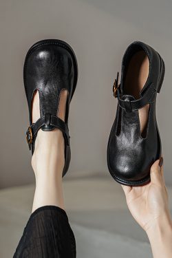 Exquisite Genuine Leather Round-Toe Flat Shoes in Washed Horse Leather - Italian Style Classic Footwear for Effortless Elegance