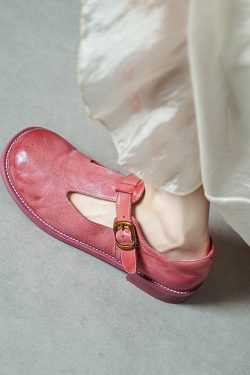 Exquisite Genuine Leather Round-Toe Flat Shoes in Washed Horse Leather - Italian Style Classic Footwear for Effortless Elegance