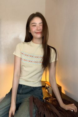 Fair Isle Geometric Jacquard Short-Sleeve T-Shirt for Women, Slim Fit Flattering Summer Style, Trendy Knit Top