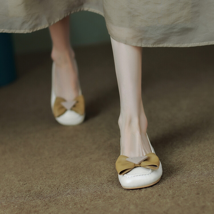 Fashionable Women's Genuine Leather Slip-On Flats with French Round-Toe and Bowknot Detail - Italian Style Shoes Fashionable Women's Genuine Leather Slip-On Flats with French Round-Toe and Bowknot Detail - Italian Style Shoes