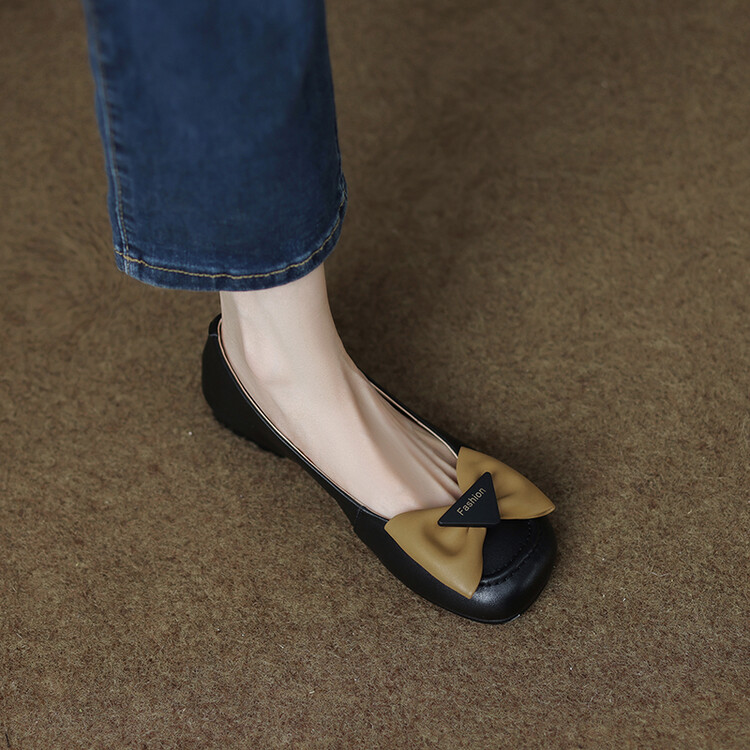 Fashionable Women's Genuine Leather Slip-On Flats with French Round-Toe and Bowknot Detail - Italian Style Shoes Fashionable Women's Genuine Leather Slip-On Flats with French Round-Toe and Bowknot Detail - Italian Style Shoes