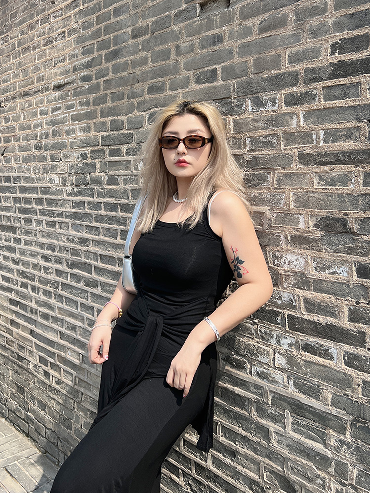 Faux Two-Piece Black Vest Dress - American Street Style Mid-Length Sleeveless Dress with Slimming Fit and Long Skirt Faux Two-Piece Black Vest Dress - American Street Style Mid-Length Sleeveless Dress with Slimming Fit and Long Skirt