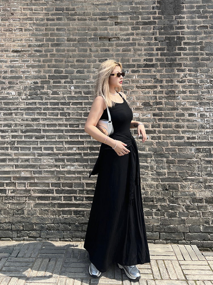 Faux Two-Piece Black Vest Dress - American Street Style Mid-Length Sleeveless Dress with Slimming Fit and Long Skirt Faux Two-Piece Black Vest Dress - American Street Style Mid-Length Sleeveless Dress with Slimming Fit and Long Skirt