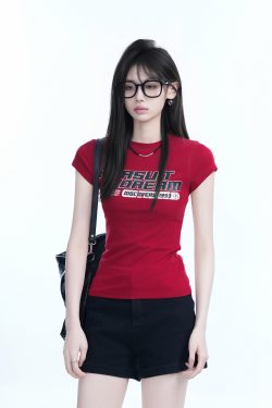 Fitted Red Short-Sleeve T-Shirt for Women - American Retro Style with 