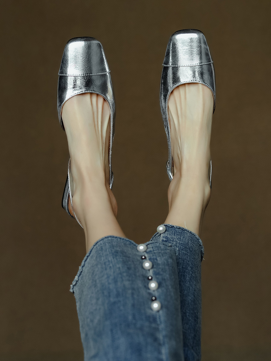 Flat Open-Toe Chunky Low-Heeled Sandals for Women - Backless Square Toe Design, Italian Style, Trendy Summer Footwear Flat Open-Toe Chunky Low-Heeled Sandals for Women - Backless Square Toe Design, Italian Style, Trendy Summer Footwear