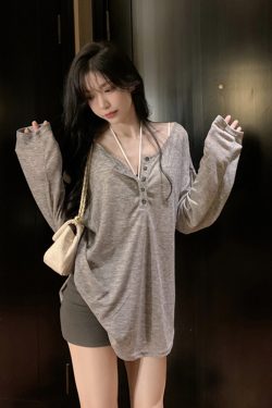 Flattering Plus Size Long Sleeve T-Shirt for Women, Lightweight Loose-Fitting Sun Protection Top, Ideal for Curvy Figures