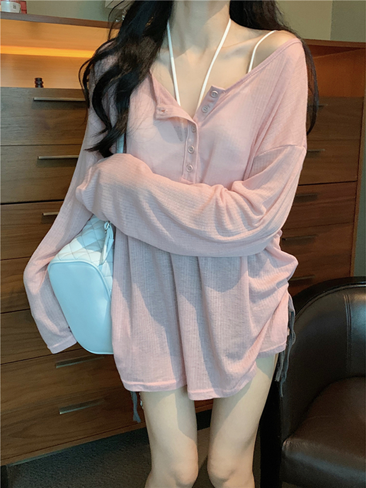 Flattering Plus Size Long Sleeve T-Shirt for Women, Lightweight Loose-Fitting Sun Protection Top, Ideal for Curvy Figures Flattering Plus Size Long Sleeve T-Shirt for Women, Lightweight Loose-Fitting Sun Protection Top, Ideal for Curvy Figures