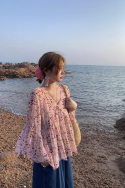 Floral Long Sleeve Chiffon Shirt for Women - Vintage 90s Style Loose Bell Sleeve Sun Protection Top