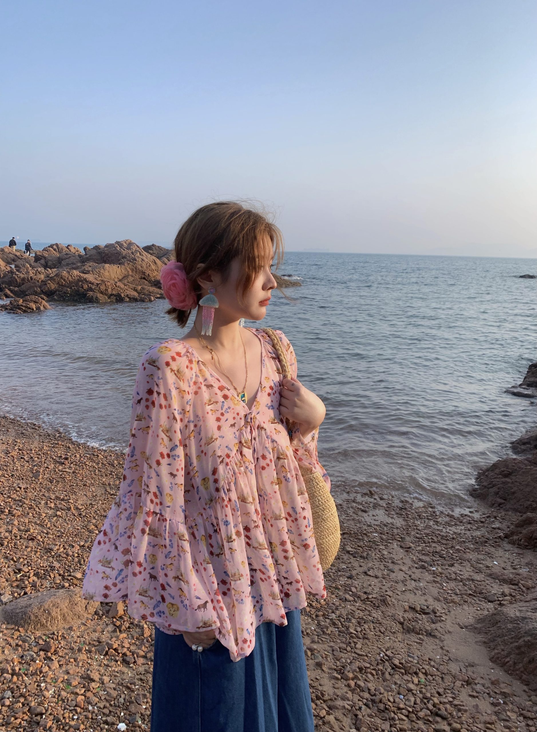 Floral Long Sleeve Chiffon Shirt for Women - Vintage 90s Style Loose Bell Sleeve Sun Protection Top Floral Long Sleeve Chiffon Shirt for Women - Vintage 90s Style Loose Bell Sleeve Sun Protection Top