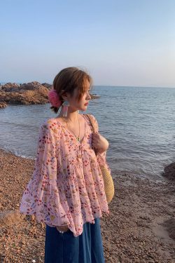 Floral Long Sleeve Chiffon Shirt for Women - Vintage 90s Style Loose Bell Sleeve Sun Protection Top