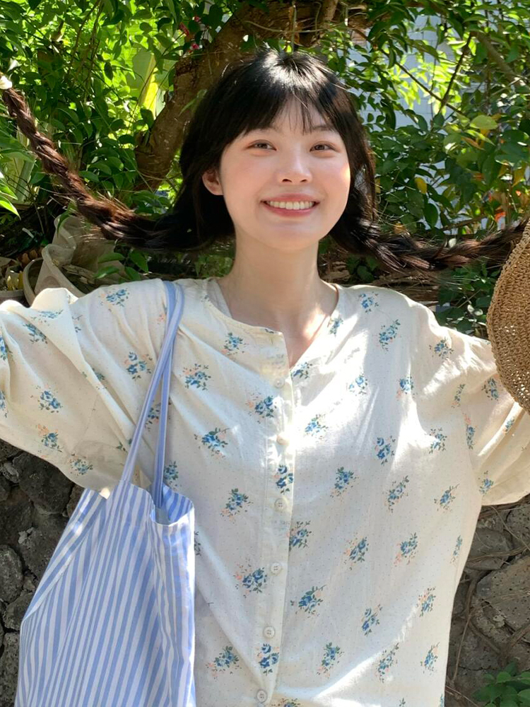 Floral Long-Sleeve Shirt for Women - Spring Sun-Protective Jacket, Casual College Style, Loose Fit Top Floral Long-Sleeve Shirt for Women - Spring Sun-Protective Jacket, Casual College Style, Loose Fit Top