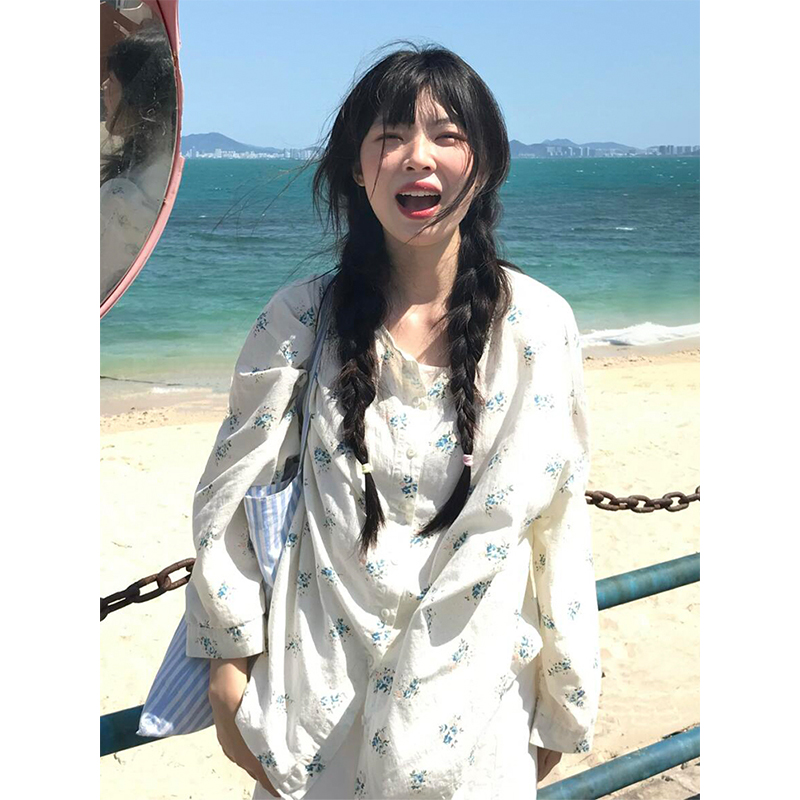 Floral Long-Sleeve Shirt for Women - Spring Sun-Protective Jacket, Casual College Style, Loose Fit Top Floral Long-Sleeve Shirt for Women - Spring Sun-Protective Jacket, Casual College Style, Loose Fit Top