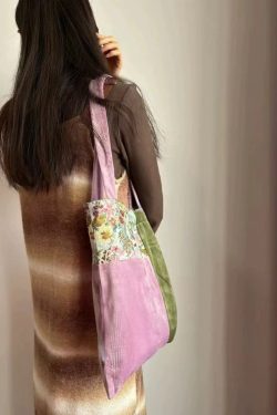 Floral Patchwork Velvet Tote Bag - Vintage Large-Capacity Commuter Shoulder Handbag for Casual Everyday Use