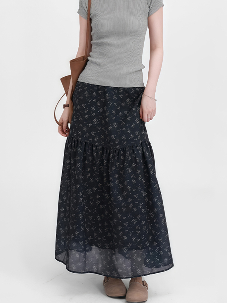 Floral Plus Size A-Line Long Skirt for Women, Summer 2025 Lightweight Style, Flattering Design to Hide Belly Floral Plus Size A-Line Long Skirt for Women, Summer 2025 Lightweight Style, Flattering Design to Hide Belly