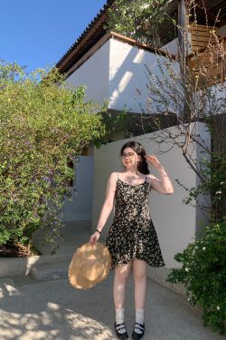 Floral Spaghetti Strap Dress with French V-Neck and Waist-Cinching Design - Midsummer Chic, Slimming Textured Skirt, Perfect for Daywear