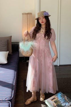 Floral V-Neck Dress for Women, Thin Gauze, Waist-Cinched, Summer 2025, Unique French Style, Elegant Floral Print, Fashion Trend