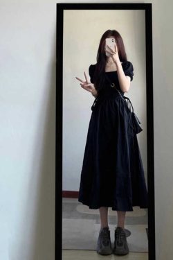 French Hepburn-Style Mid-Length Black Dress - Square Neck, Waist-Cinching, Elegant Casual Summer Dress for Women