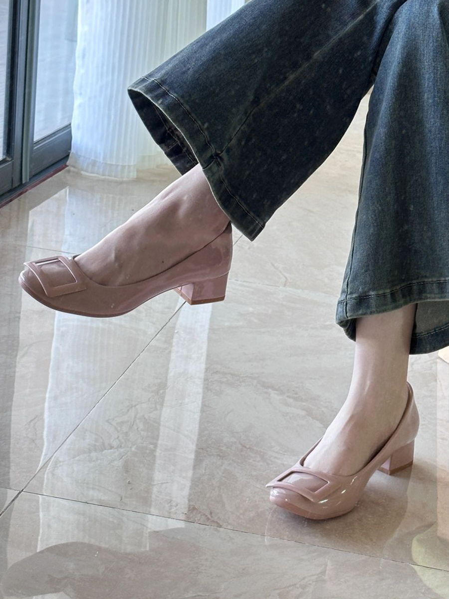 French Nude Pink Sheepskin High Heels with Square Buckle, Round Toe, Chunky Commuting Style, Versatile Shallow Mouth Footwear French Nude Pink Sheepskin High Heels with Square Buckle, Round Toe, Chunky Commuting Style, Versatile Shallow Mouth Footwear