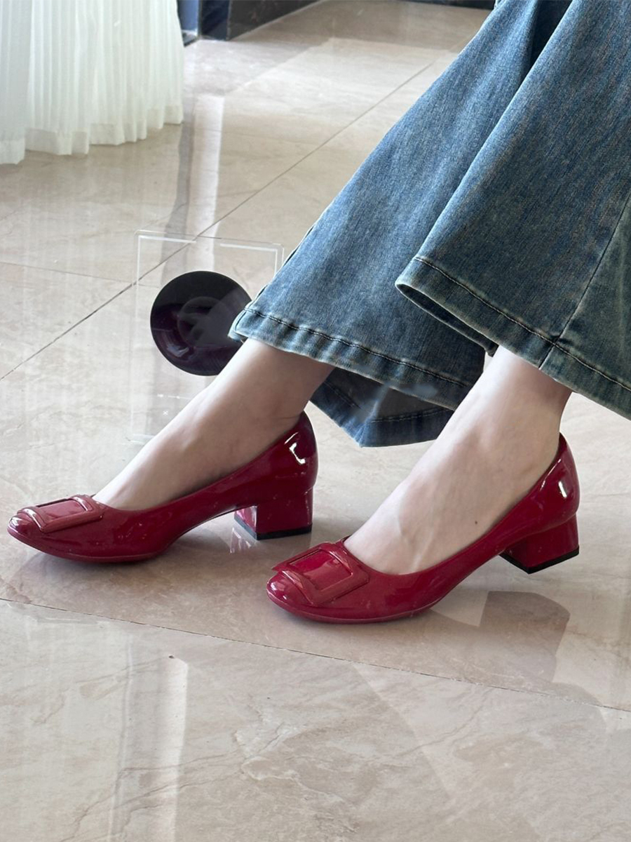 French Nude Pink Sheepskin High Heels with Square Buckle, Round Toe, Chunky Commuting Style, Versatile Shallow Mouth Footwear French Nude Pink Sheepskin High Heels with Square Buckle, Round Toe, Chunky Commuting Style, Versatile Shallow Mouth Footwear