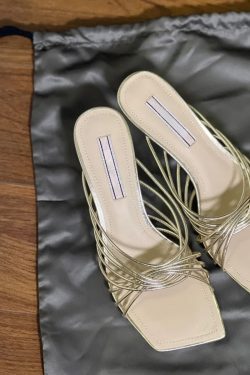 French Square-Toe Sheepskin Cross Strap High-Heeled Sandals for Women - Elegant Open-Toe Roman Style for Outdoor Wear