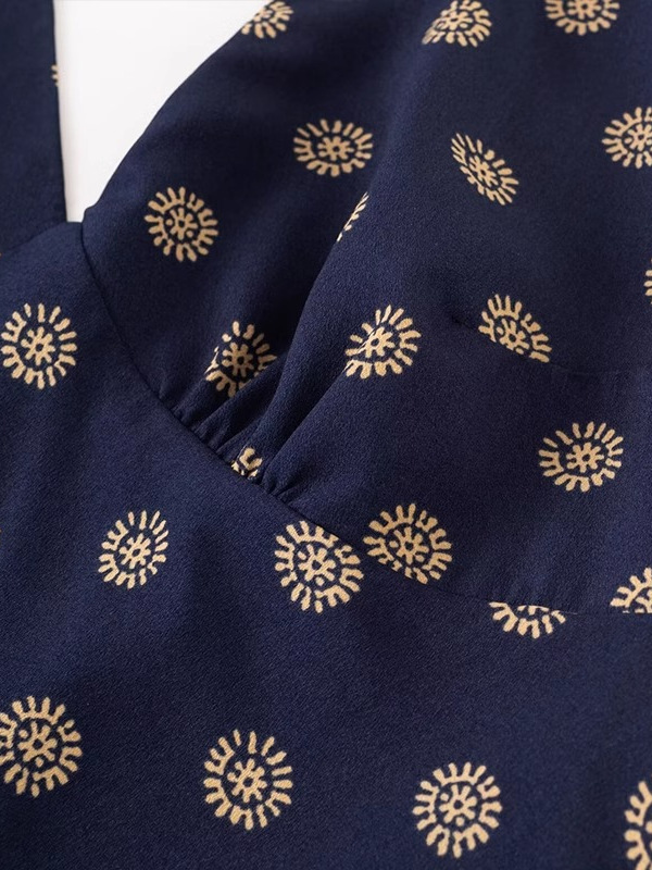 French-Style Floral Halter Backless Dress for Women - Retro 2025 Summer Vacation Fashion French-Style Floral Halter Backless Dress for Women - Retro 2025 Summer Vacation Fashion