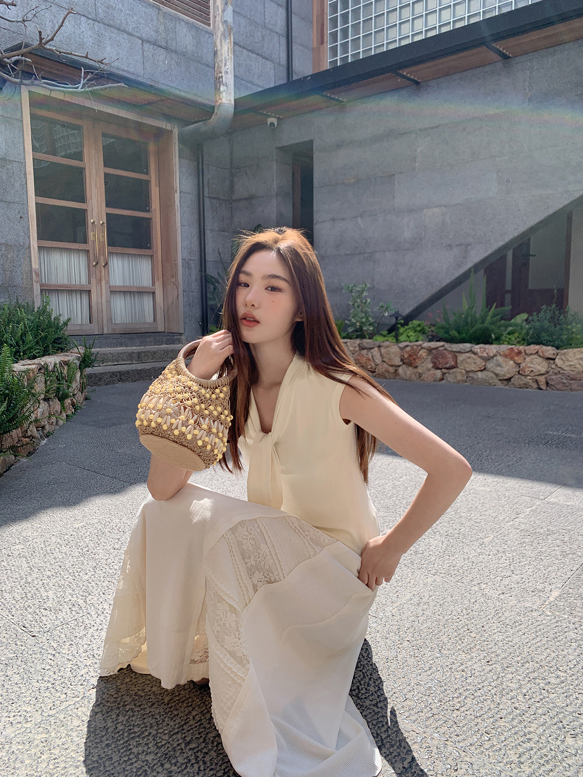 French-Style Off-Shoulder Short Sleeve T-Shirt for Women, Summer 2025 Slim-Fit V-Neck Top, Trendy Casual Wear French-Style Off-Shoulder Short Sleeve T-Shirt for Women, Summer 2025 Slim-Fit V-Neck Top, Trendy Casual Wear