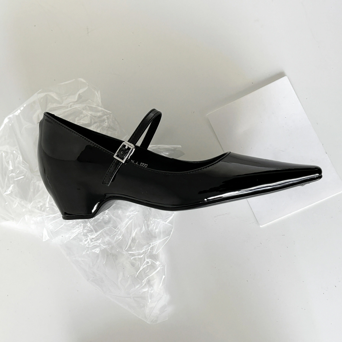 French Style One-Strap Chunky Heel Mary Jane Shoes, Pointed Toe, Shallow Mouth, Sheepskin Commuting High Heels French Style One-Strap Chunky Heel Mary Jane Shoes, Pointed Toe, Shallow Mouth, Sheepskin Commuting High Heels