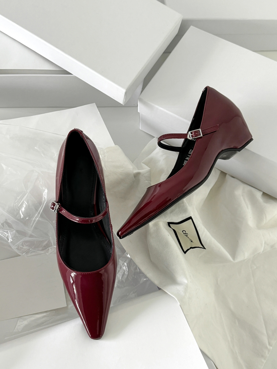 French Style One-Strap Chunky Heel Mary Jane Shoes, Pointed Toe, Shallow Mouth, Sheepskin Commuting High Heels French Style One-Strap Chunky Heel Mary Jane Shoes, Pointed Toe, Shallow Mouth, Sheepskin Commuting High Heels