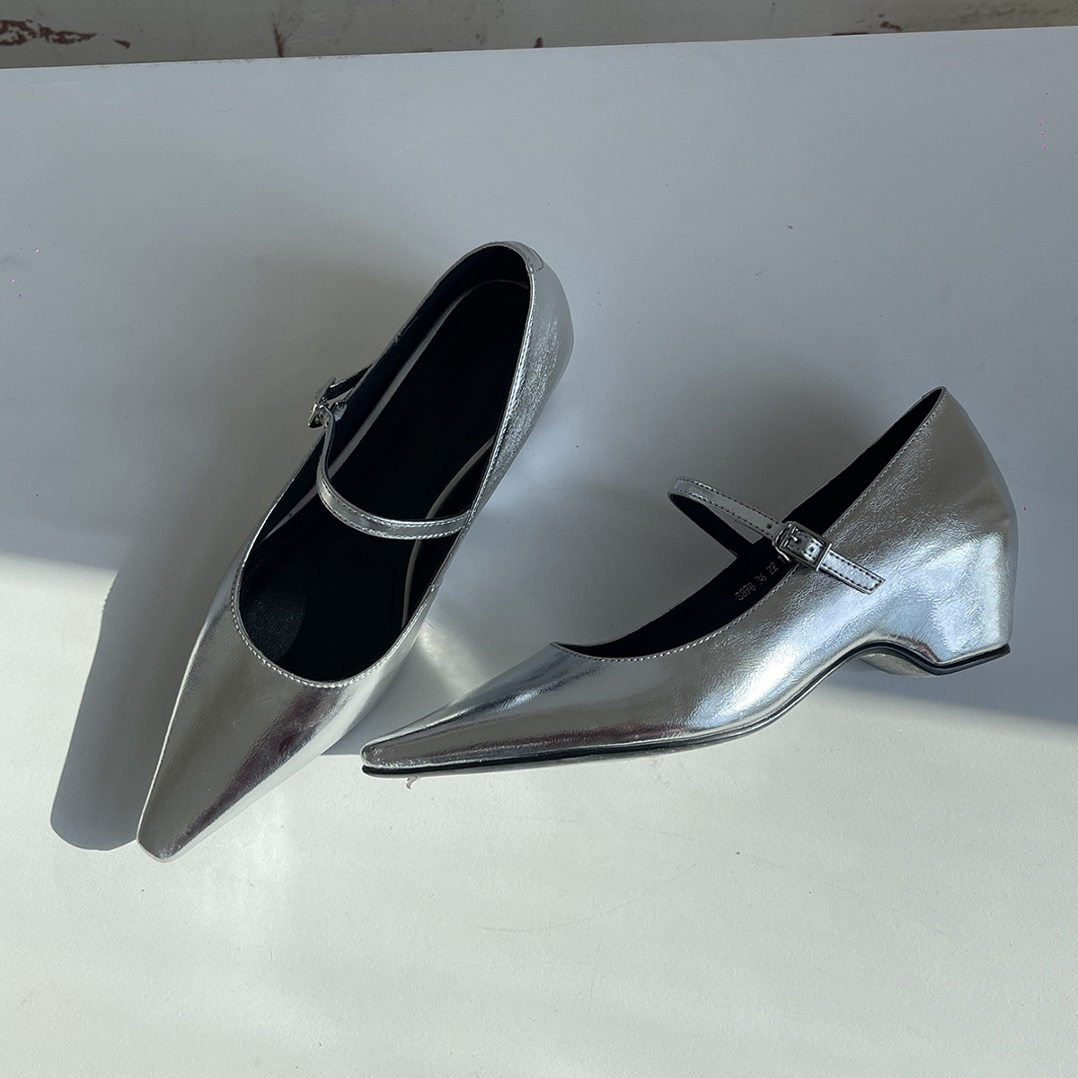 French Style One-Strap Chunky Heel Mary Jane Shoes, Pointed Toe, Shallow Mouth, Sheepskin Commuting High Heels French Style One-Strap Chunky Heel Mary Jane Shoes, Pointed Toe, Shallow Mouth, Sheepskin Commuting High Heels