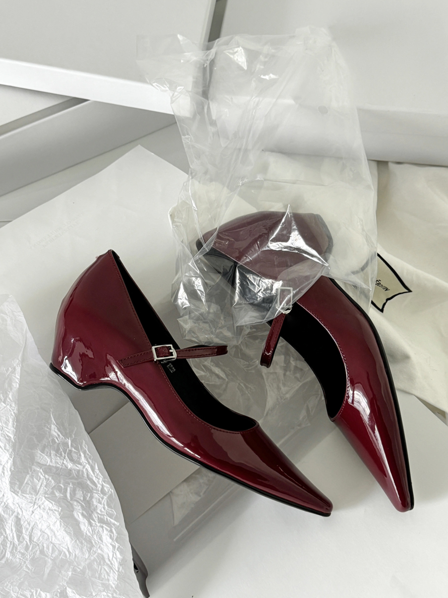 French Style One-Strap Chunky Heel Mary Jane Shoes, Pointed Toe, Shallow Mouth, Sheepskin Commuting High Heels French Style One-Strap Chunky Heel Mary Jane Shoes, Pointed Toe, Shallow Mouth, Sheepskin Commuting High Heels