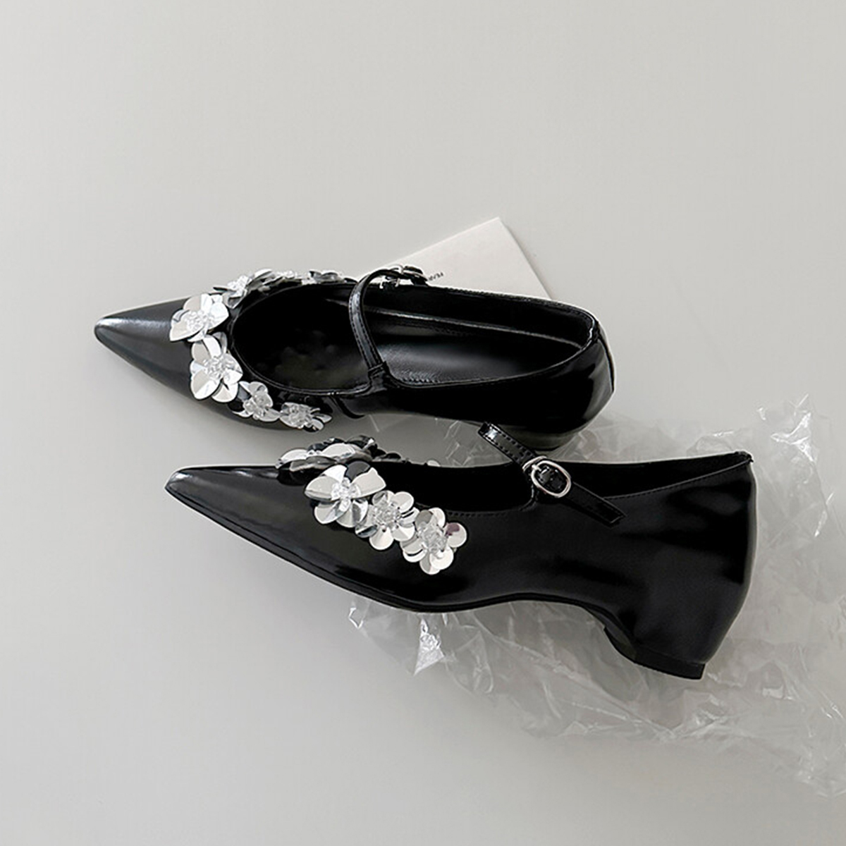 French Style One-Strap Chunky Heel Mary Jane Shoes, Pointed Toe, Shallow Mouth, Sheepskin Commuting High Heels French Style One-Strap Chunky Heel Mary Jane Shoes, Pointed Toe, Shallow Mouth, Sheepskin Commuting High Heels