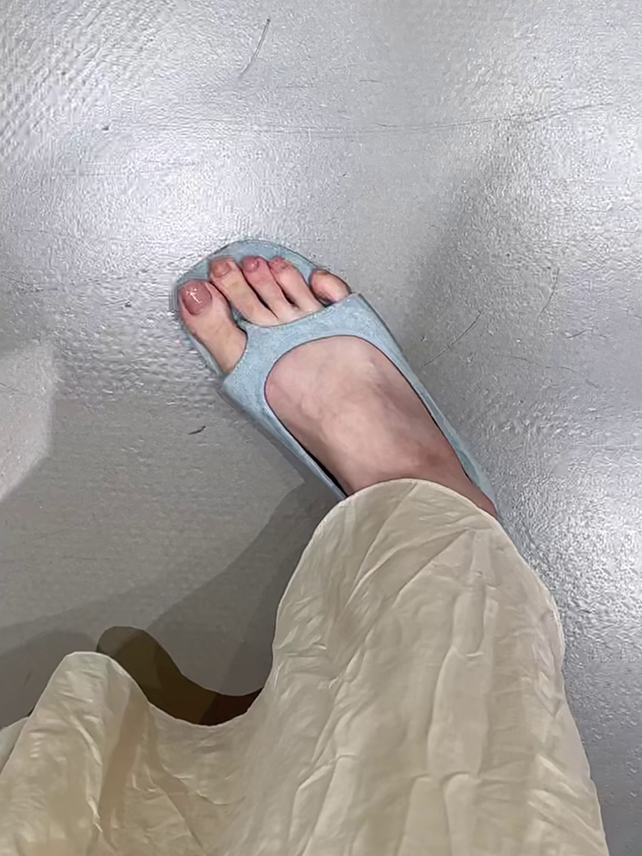 French Style Sheepskin Height-Increasing Thong Sandals for Women - Versatile Slip-On Roman Flip-Flops for Outdoor Wear French Style Sheepskin Height-Increasing Thong Sandals for Women - Versatile Slip-On Roman Flip-Flops for Outdoor Wear