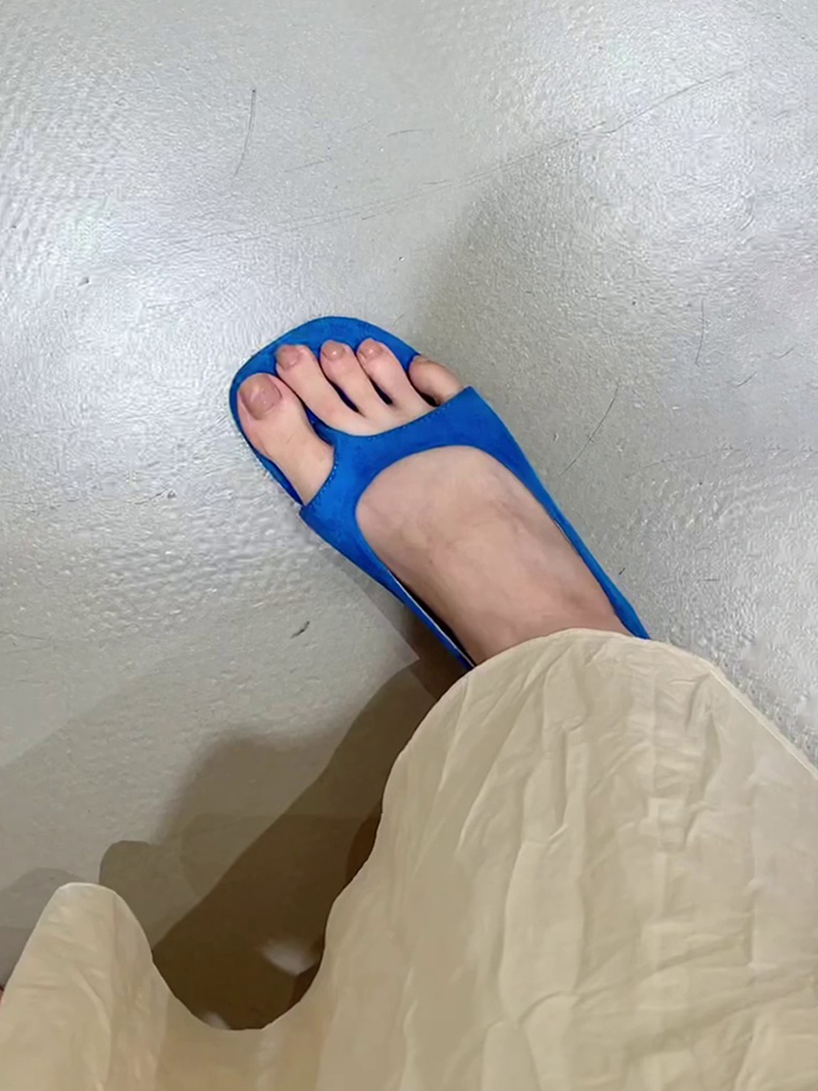 French Style Sheepskin Height-Increasing Thong Sandals for Women - Versatile Slip-On Roman Flip-Flops for Outdoor Wear French Style Sheepskin Height-Increasing Thong Sandals for Women - Versatile Slip-On Roman Flip-Flops for Outdoor Wear