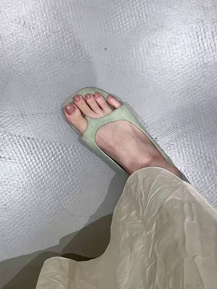 French Style Sheepskin Height-Increasing Thong Sandals for Women - Versatile Slip-On Roman Flip-Flops for Outdoor Wear French Style Sheepskin Height-Increasing Thong Sandals for Women - Versatile Slip-On Roman Flip-Flops for Outdoor Wear