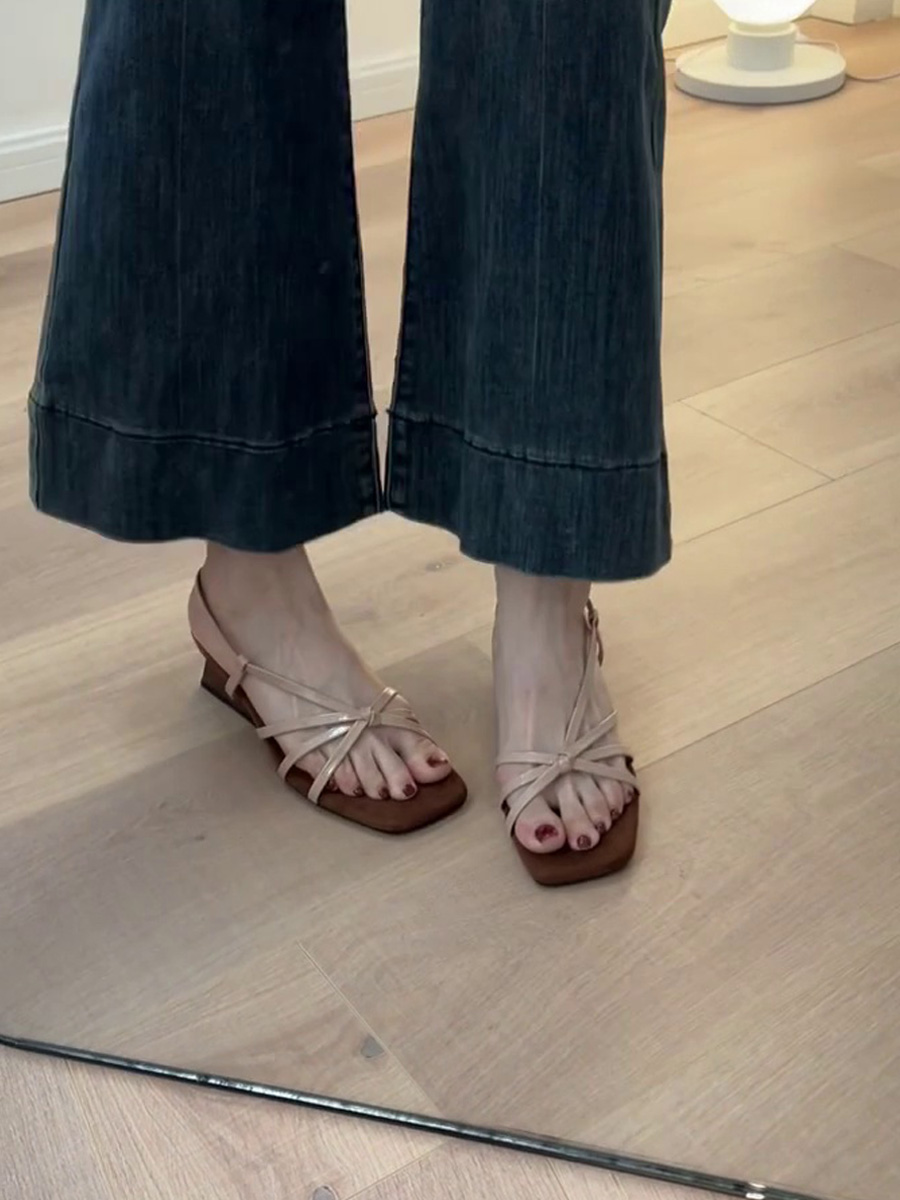 French Style Sheepskin One-Strap Wedge Sandals for Women - Open-Toe High-Heeled Square Toe Roman Sandals for Chic Outfits French Style Sheepskin One-Strap Wedge Sandals for Women - Open-Toe High-Heeled Square Toe Roman Sandals for Chic Outfits