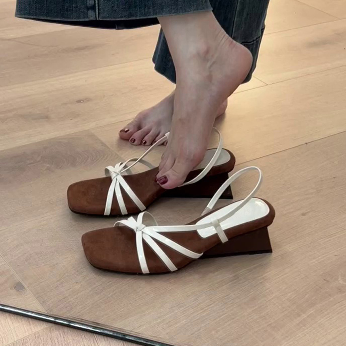 French Style Sheepskin One-Strap Wedge Sandals for Women - Open-Toe High-Heeled Square Toe Roman Sandals for Chic Outfits French Style Sheepskin One-Strap Wedge Sandals for Women - Open-Toe High-Heeled Square Toe Roman Sandals for Chic Outfits