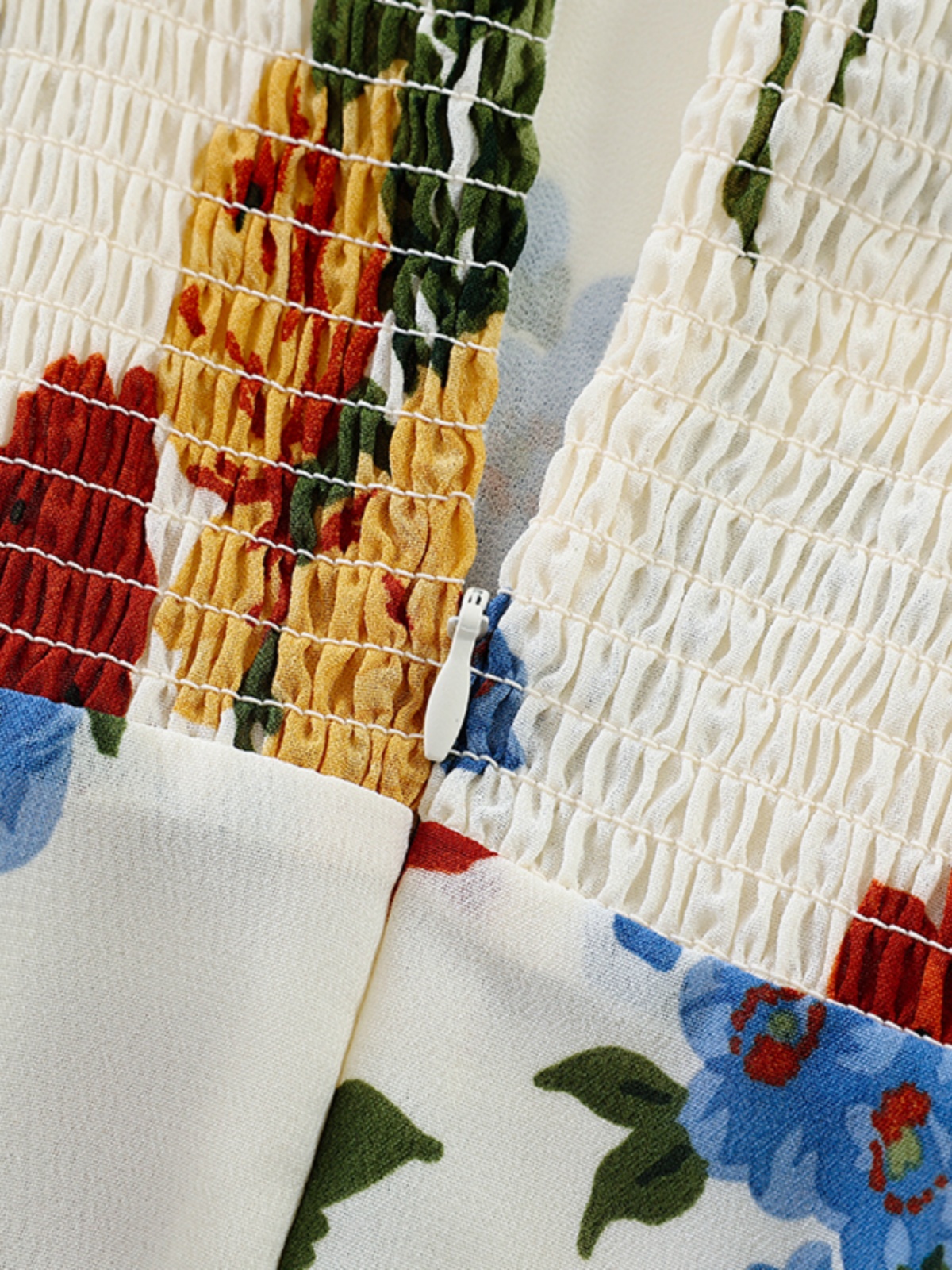 French-Style Sleeveless Printed Long White Dress for Women - Summer 2025 Slim Fit Vacation Fashion French-Style Sleeveless Printed Long White Dress for Women - Summer 2025 Slim Fit Vacation Fashion