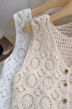 French V-Neck Sleeveless Lace Short Vest for Women - Slimming Summer Outerwear, Versatile Korean Style Top