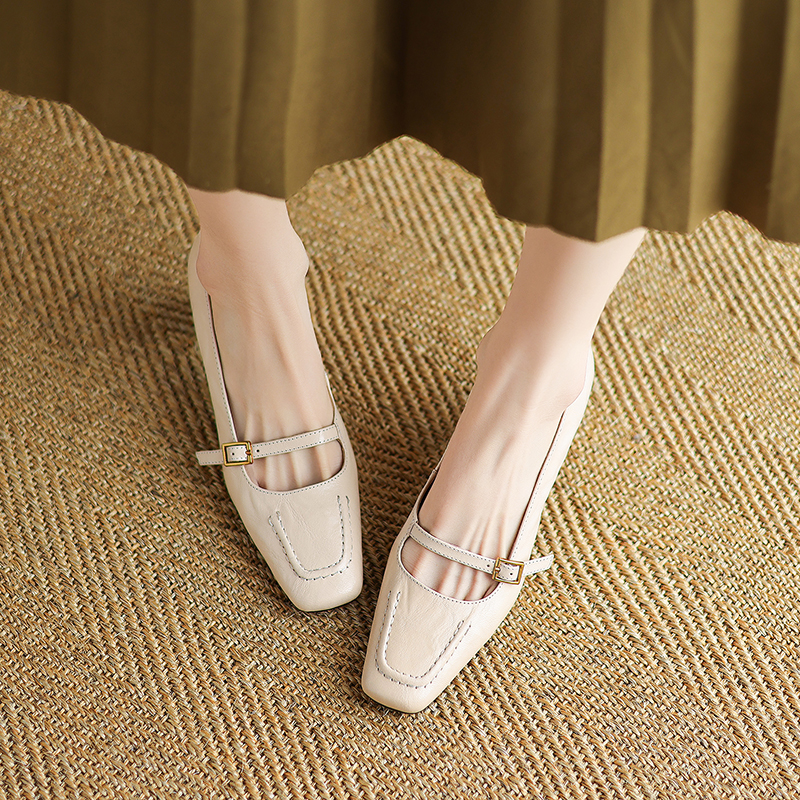 French Vintage Deer Print Genuine Leather One-Strap High-Heeled Shoes for Women - Elegant Chinese Artistic Style French Vintage Deer Print Genuine Leather One-Strap High-Heeled Shoes for Women - Elegant Chinese Artistic Style